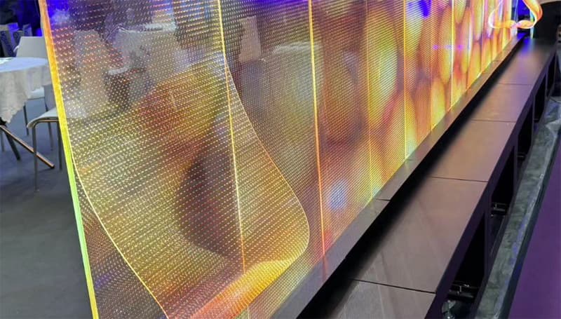 LED柔性透明薄膜屏全场景应用方案创领者！让商业橱窗焕发新活力