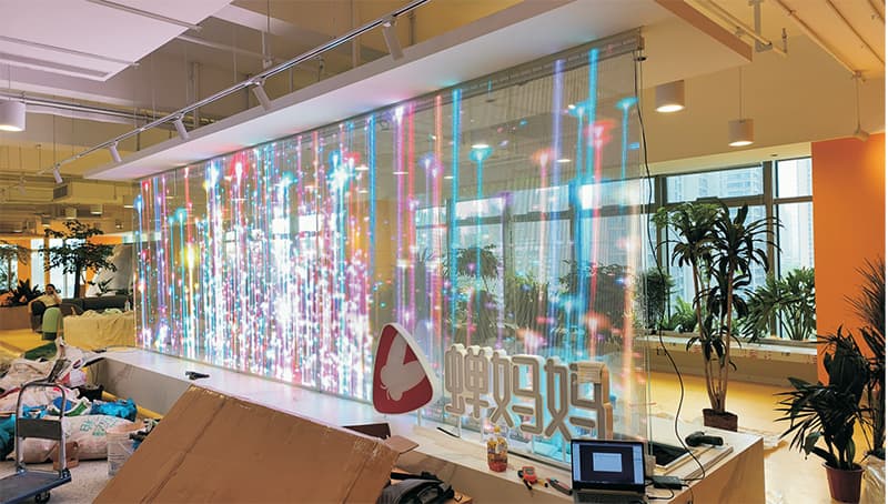 LED贴膜屏应用市场，降低LED显示屏门槛
